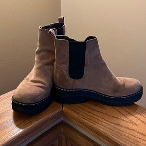 Suede Ankle Boots with Black Elastic